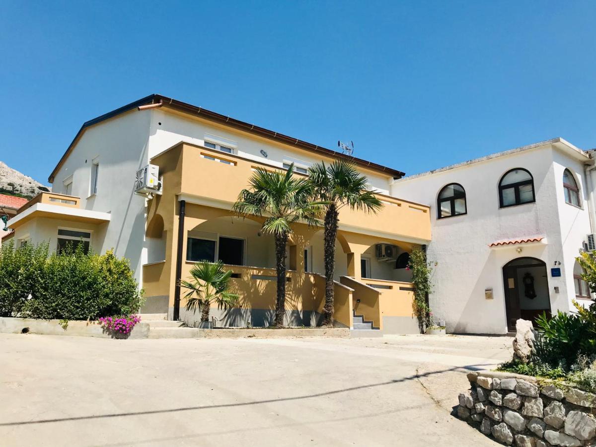 Apartments Anna III Baska  Bagian luar foto