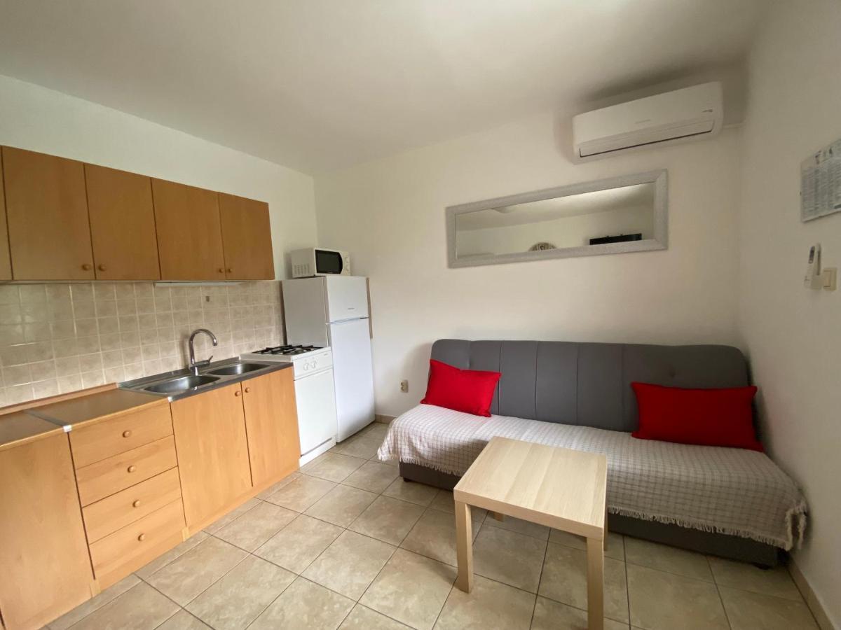 Apartments Anna III Baska  Bagian luar foto