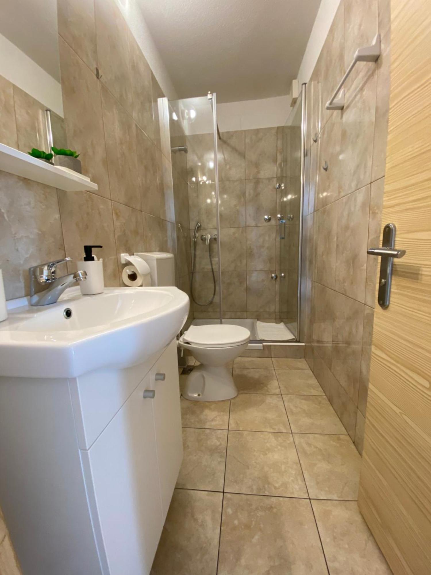 Apartments Anna III Baska  Bagian luar foto