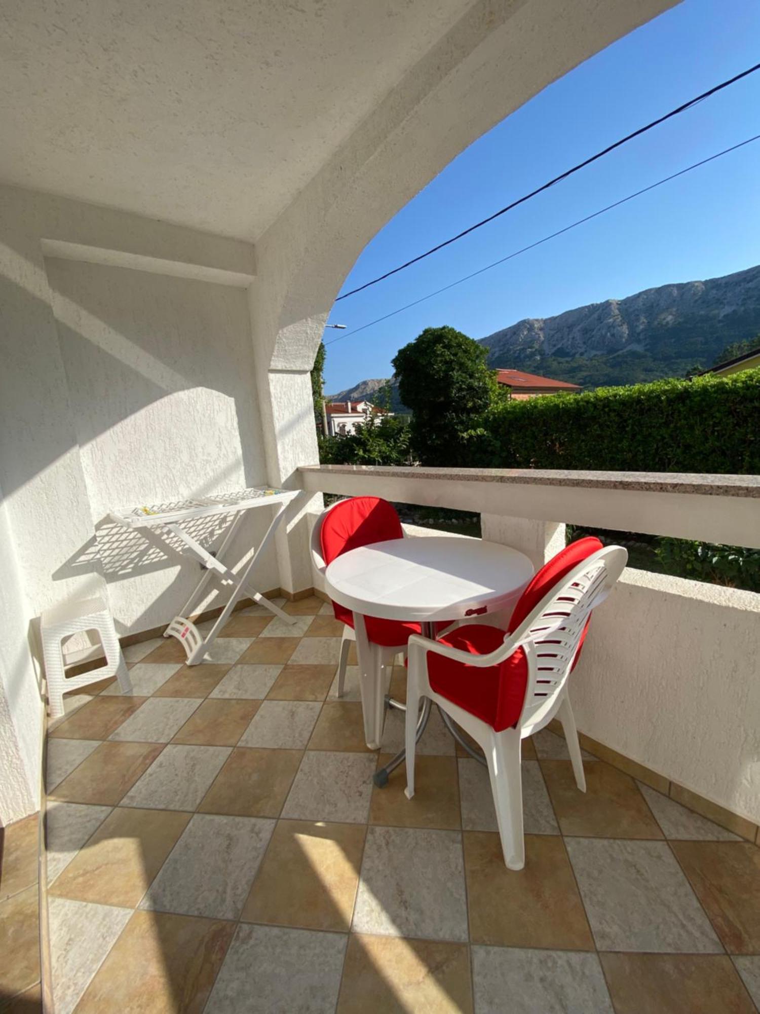 Apartments Anna III Baska  Bagian luar foto