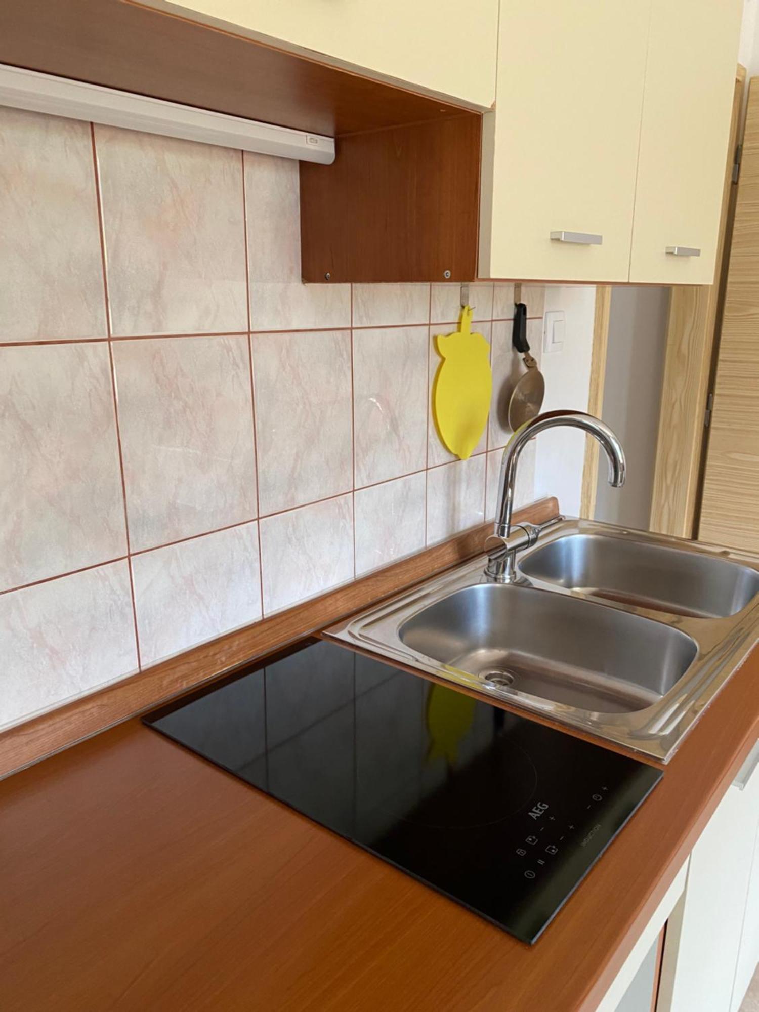 Apartments Anna III Baska  Bagian luar foto