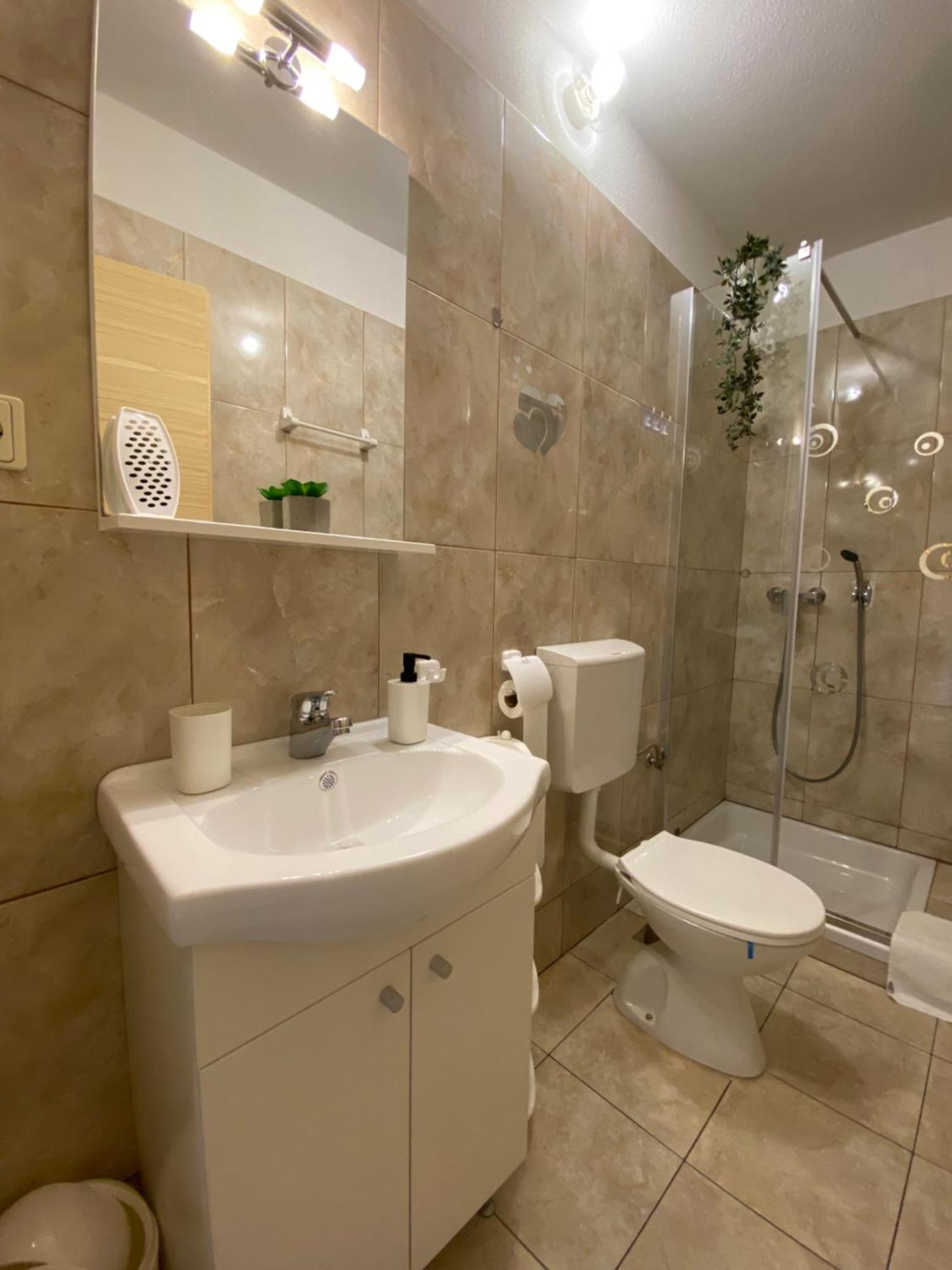 Apartments Anna III Baska  Bagian luar foto