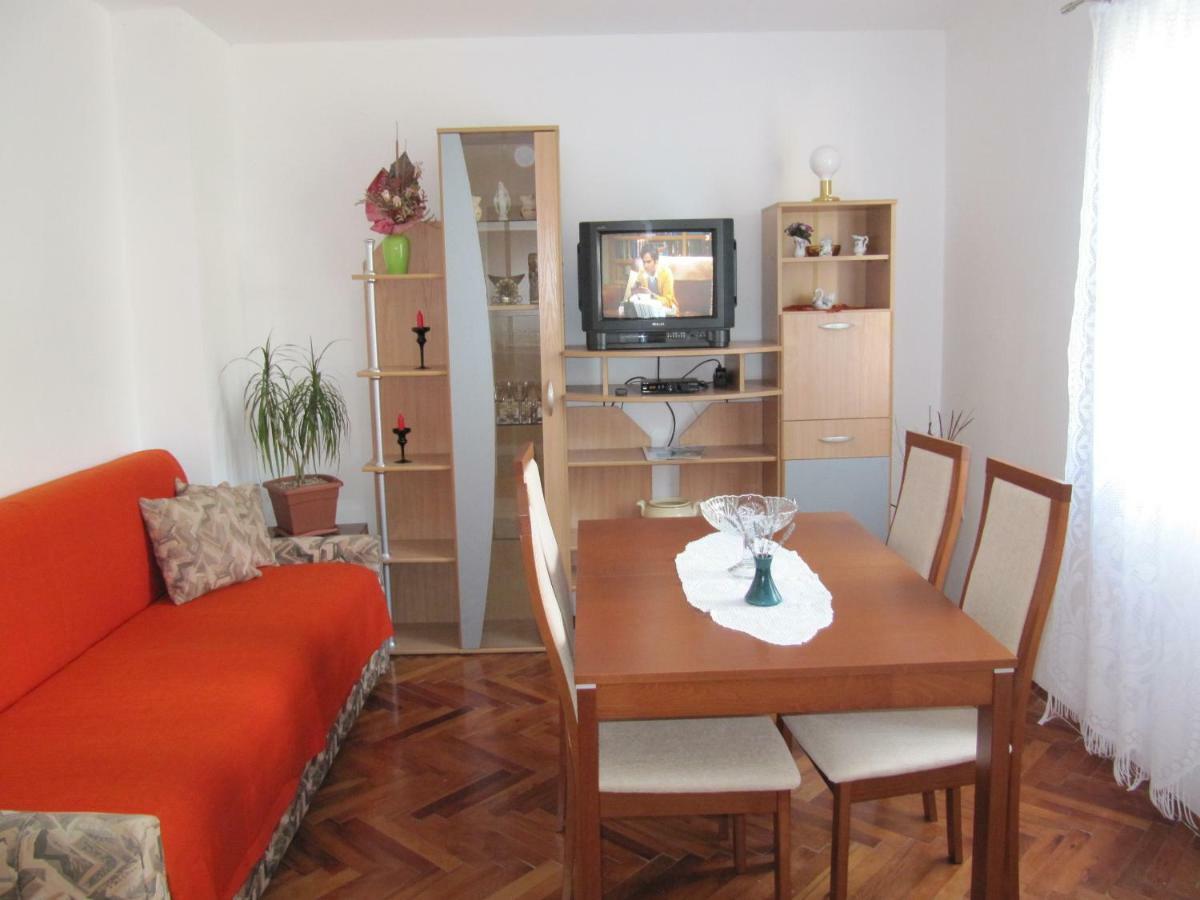 Apartments Anna III Baska  Bagian luar foto